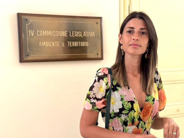 Trasporti e isole minori. Ciminnisi (M5S): «Regione incapace di affrontare problemi strutturali; gli abitanti delle isole penalizzati»