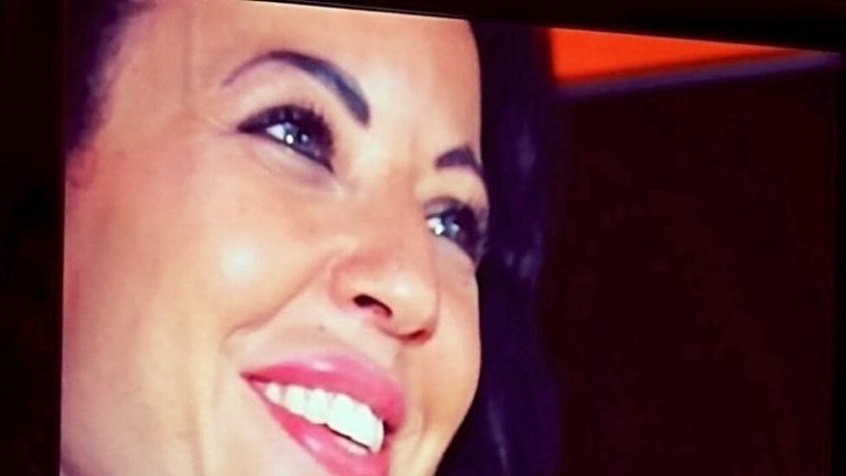 La vita di Zineb appesa a un filo a causa di una malattia rara e dei ritardi della Regione. Pasqua (M5S): “Governo in catalessi, le dia risposte subito”