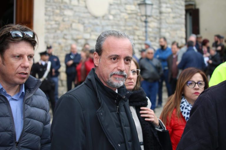 Ginecologo assente, donna in travaglio trasferita dall’ospedale di Petralia a Termini. Siragusa (M5S): “Si accertino eventuali comportamenti omissivi”