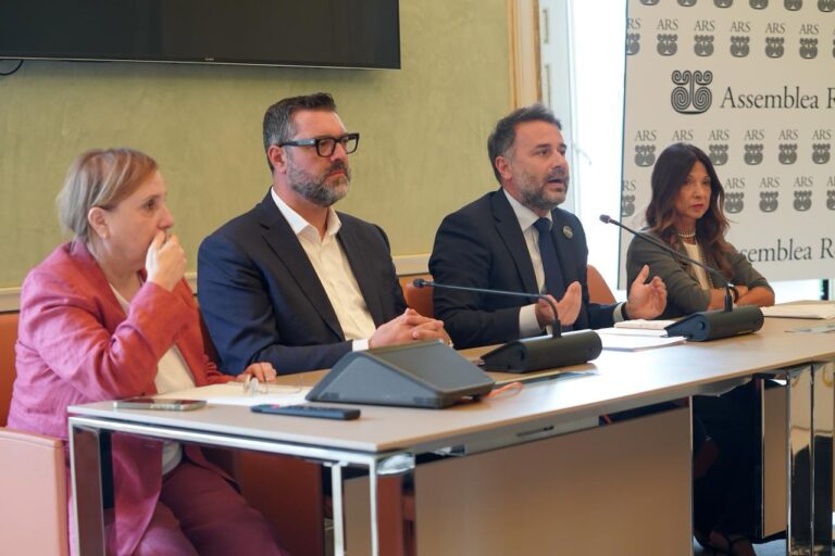 Variazioni di bilancio all’Ars, M5S. «Manovra pessima, daremo battaglia comma per comma. I Fit? Sono mancette. Dirottino queste somme sui bisogni dei siciliani e noi non voteremo contro».